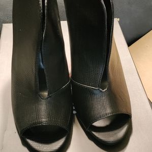 Black sandal